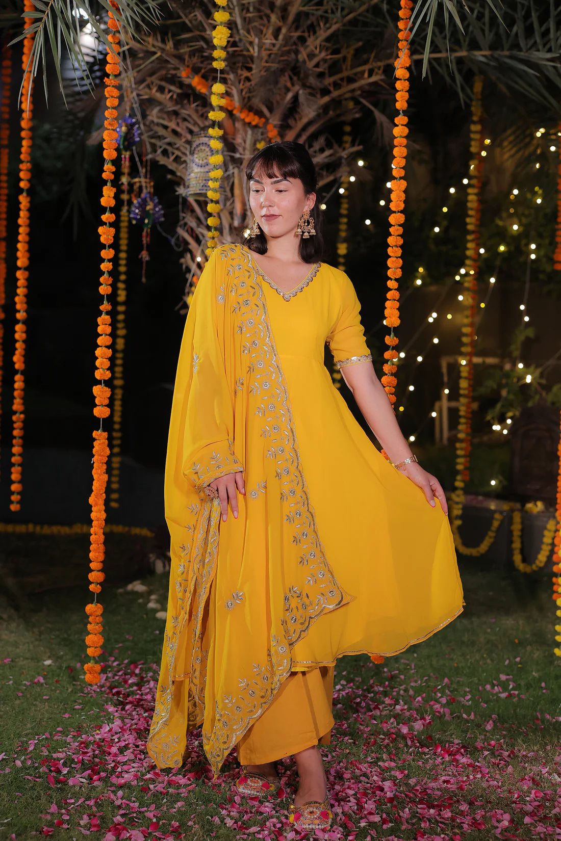 Zari Dupatta Yellow Kurta Set